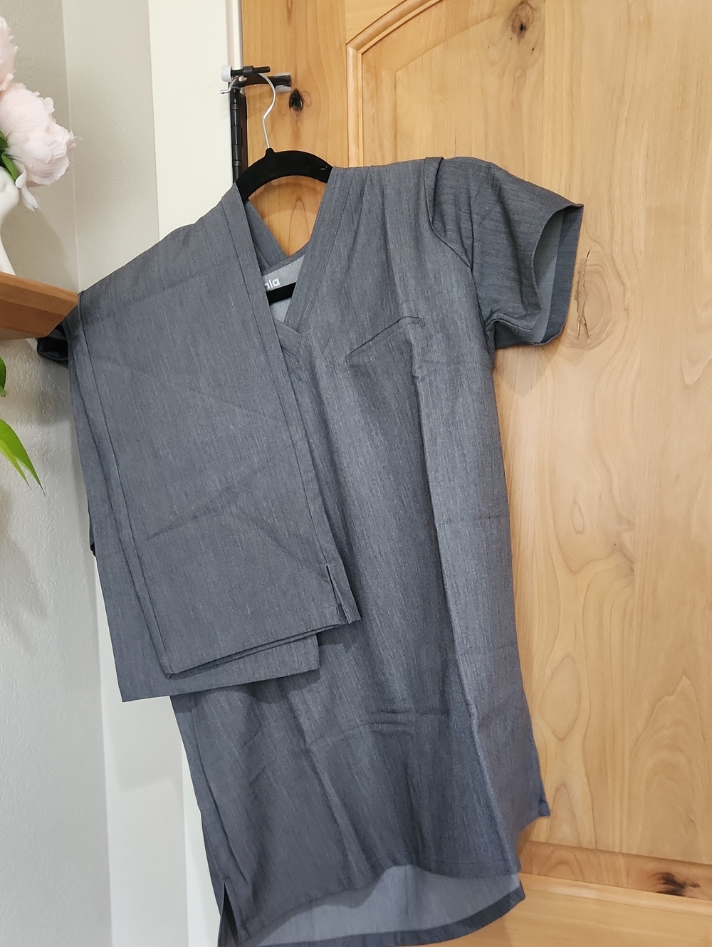 Womens V Neck Scrubs Set